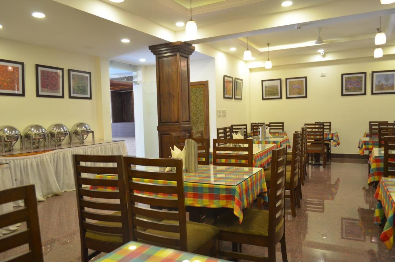 Hotel The Valley View Kashmir Srīnagar Exterior foto